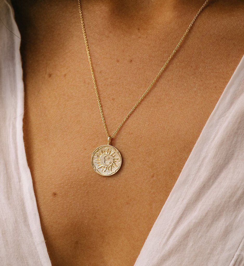 Golden sun coin necklace (18k-gold-plated)