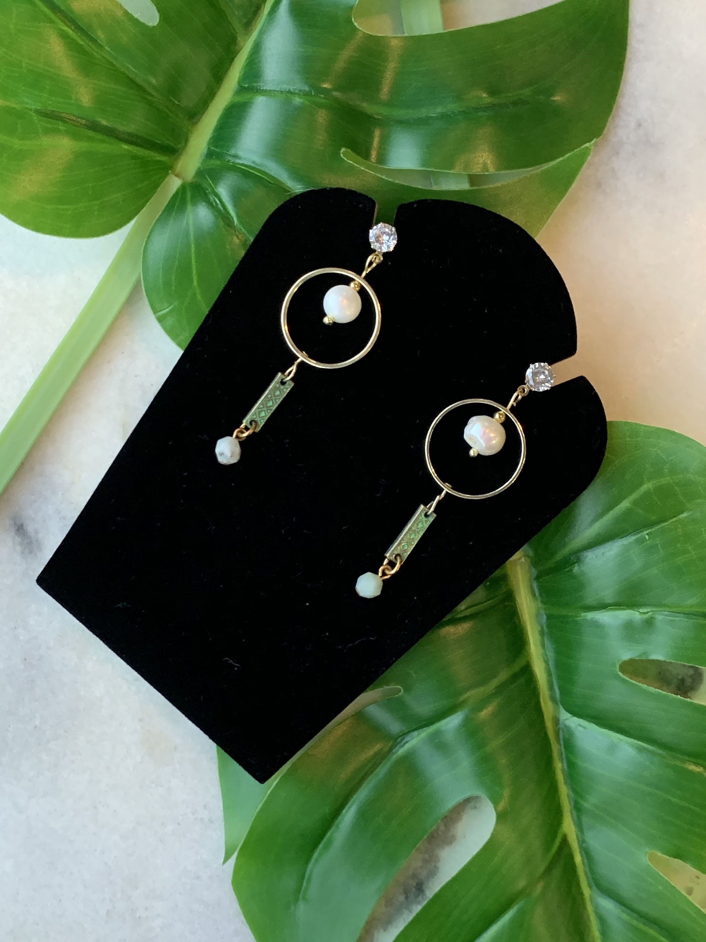 Dangle Pearl Earrings